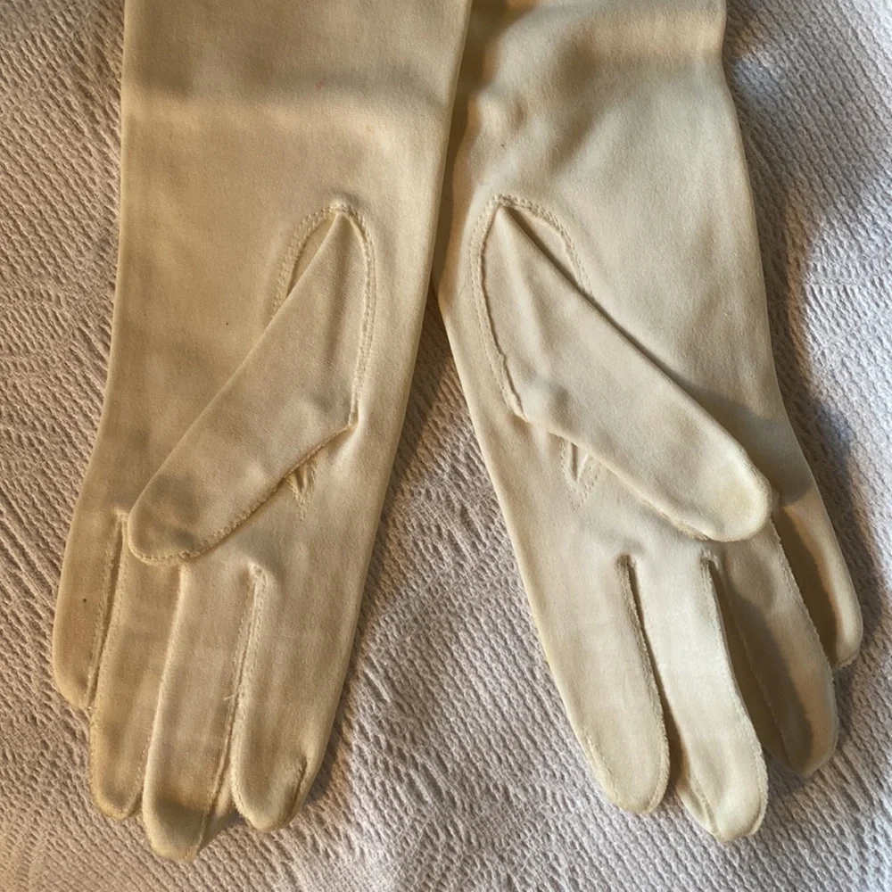 3 Pairs Vintage Bundle gloves size 6 approx